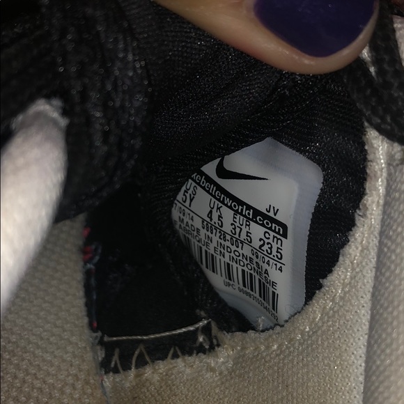 Nike - Rose Runs - Picture 5 of 5